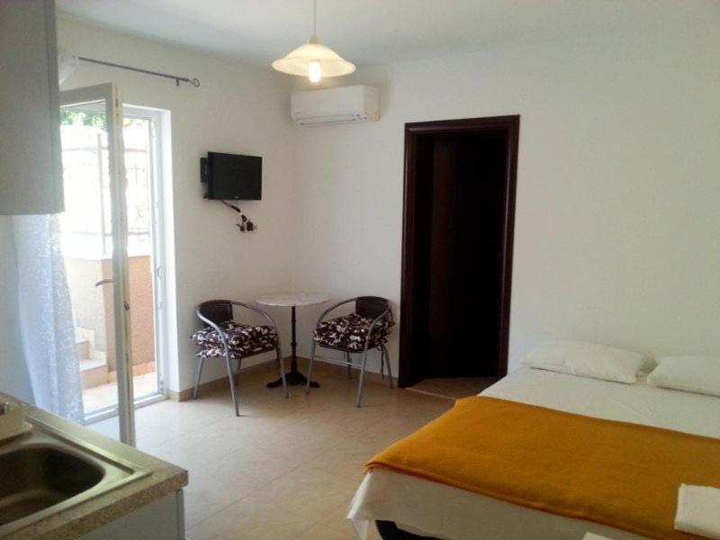 Hacienda Valmare Apartment Brela Bagian luar foto